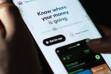 Néobanques vs banques traditionnelles : qui dominera en 2026